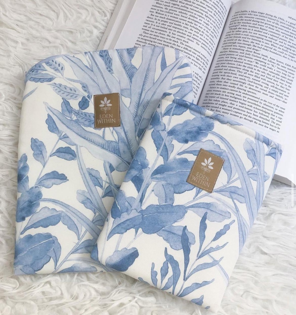 Bleu Blanc Book sleeve -Large