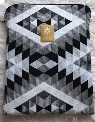 [ST01020020035] Tribal Blake  Book sleeve -Large